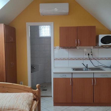 Liget Apartman Balatonföldvár Esterno foto