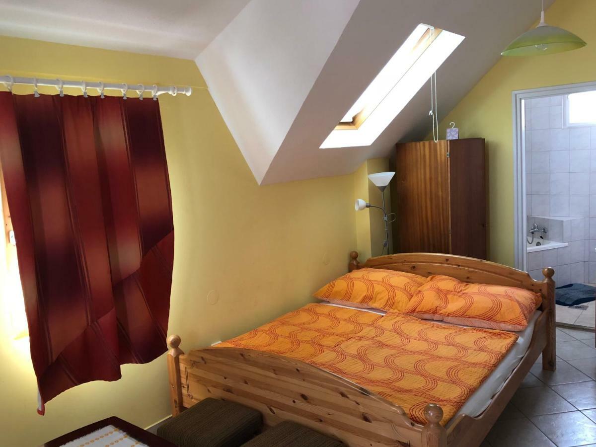 Liget Apartman Balatonföldvár Esterno foto