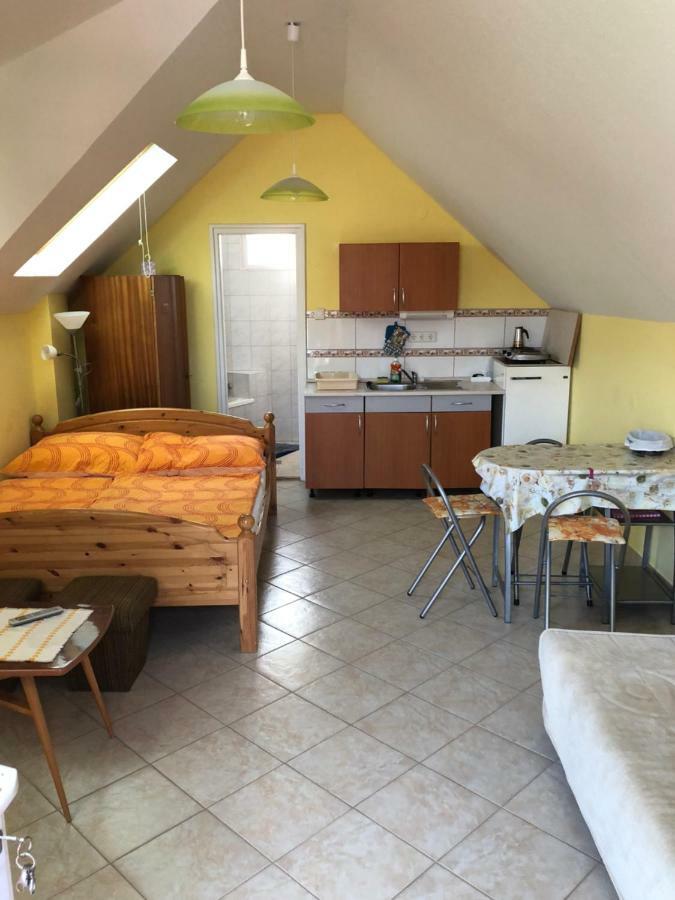 Liget Apartman Balatonföldvár Esterno foto