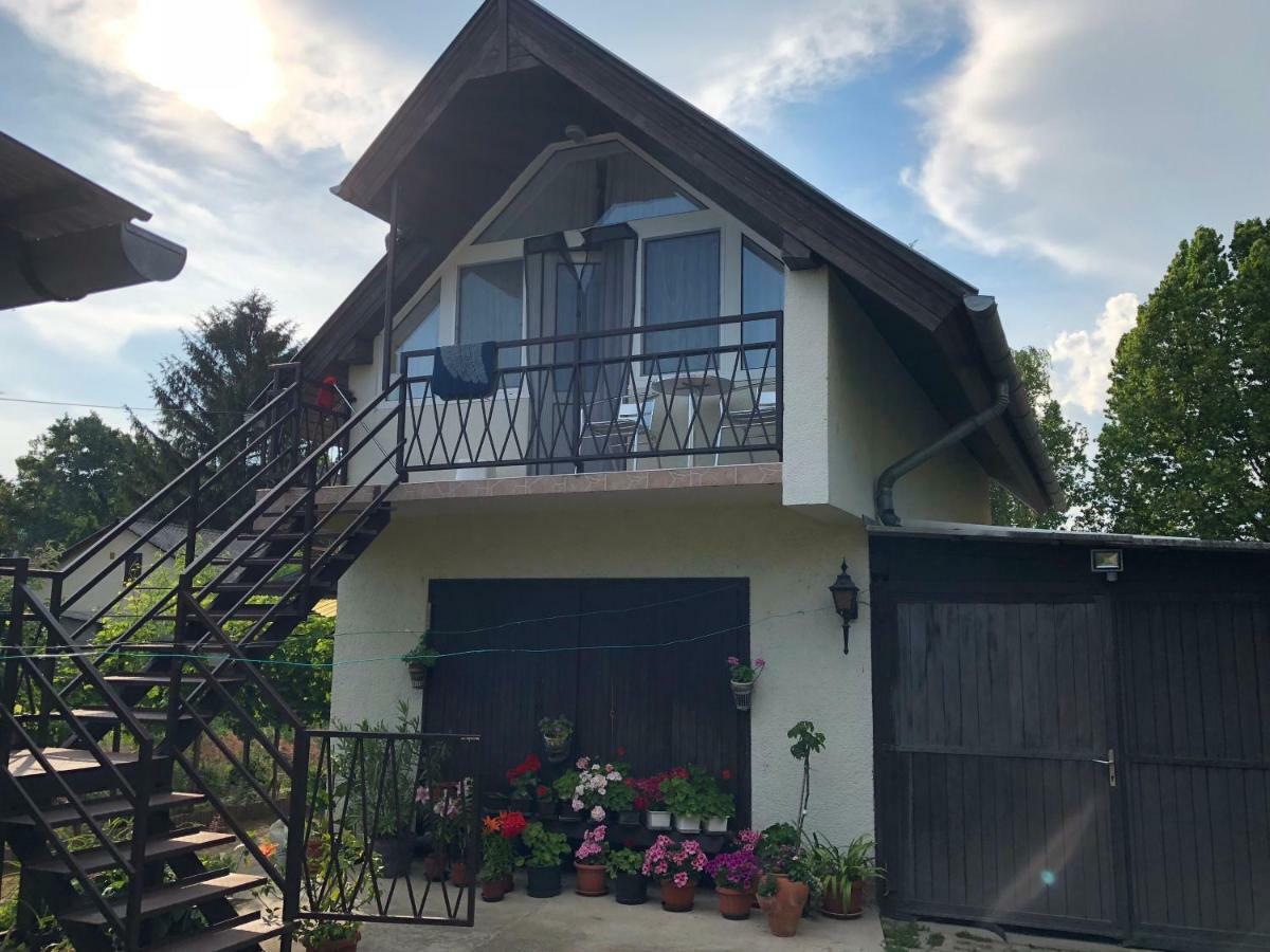 Liget Apartman Balatonföldvár Esterno foto