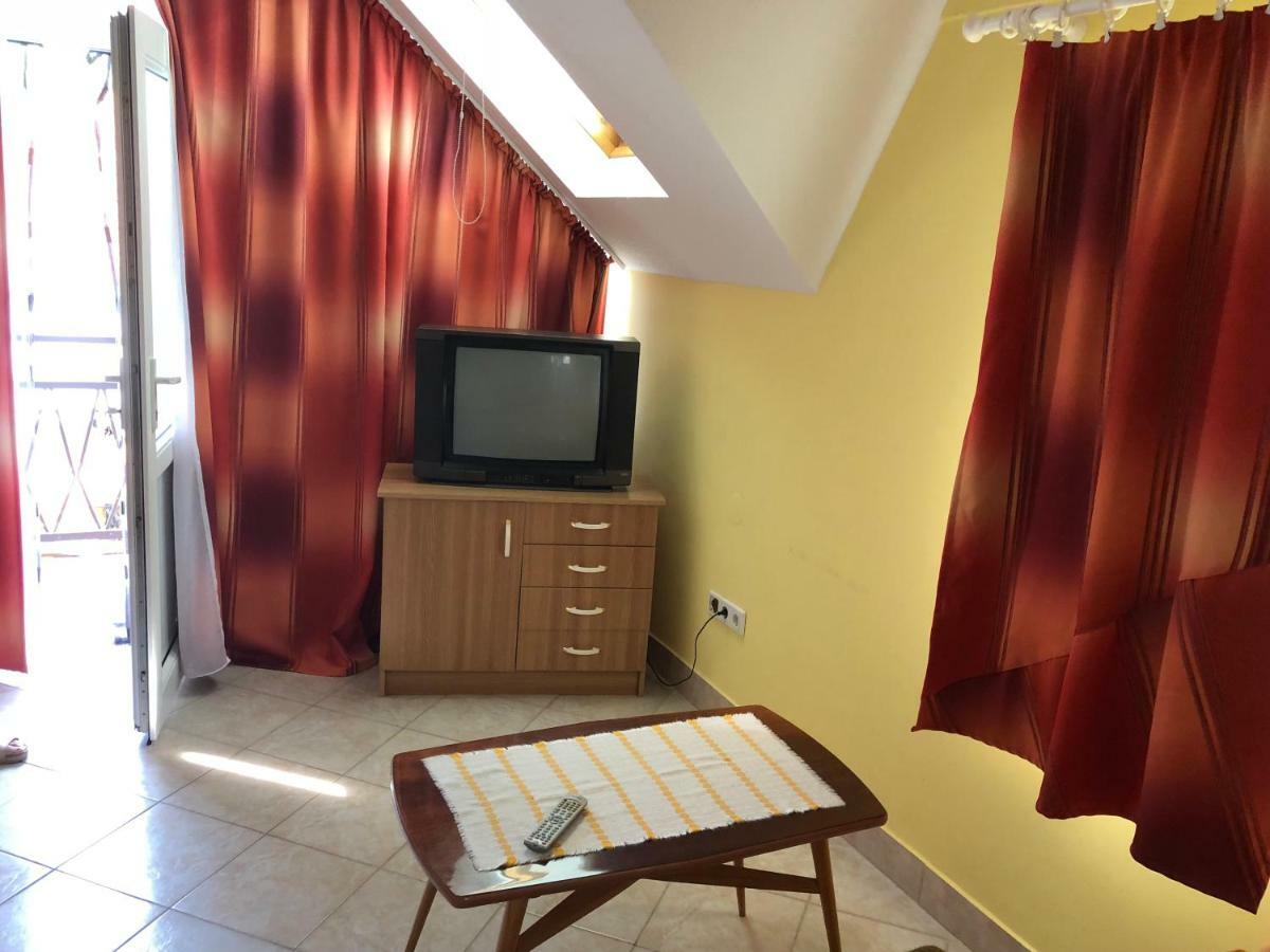 Liget Apartman Balatonföldvár Esterno foto