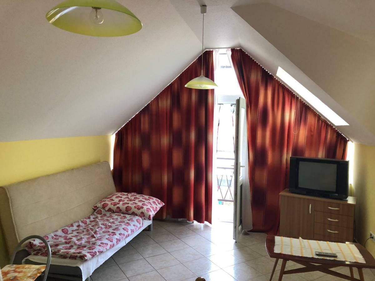 Liget Apartman Balatonföldvár Esterno foto